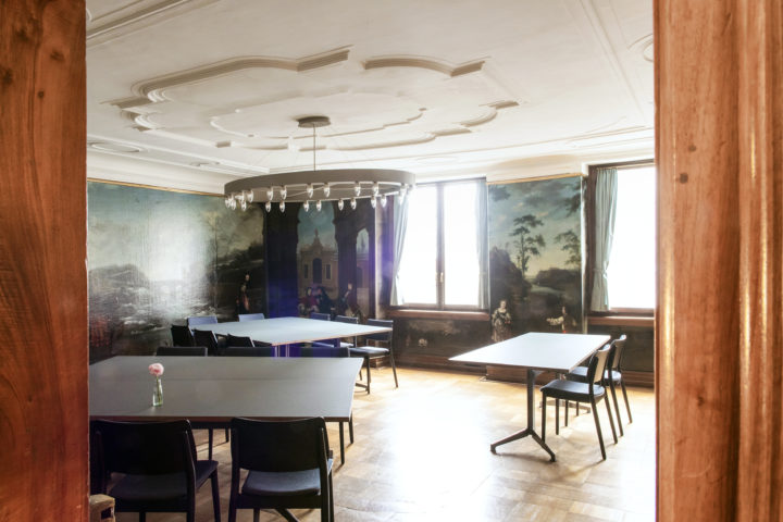 Inselbestuhlung im Barockzimmer